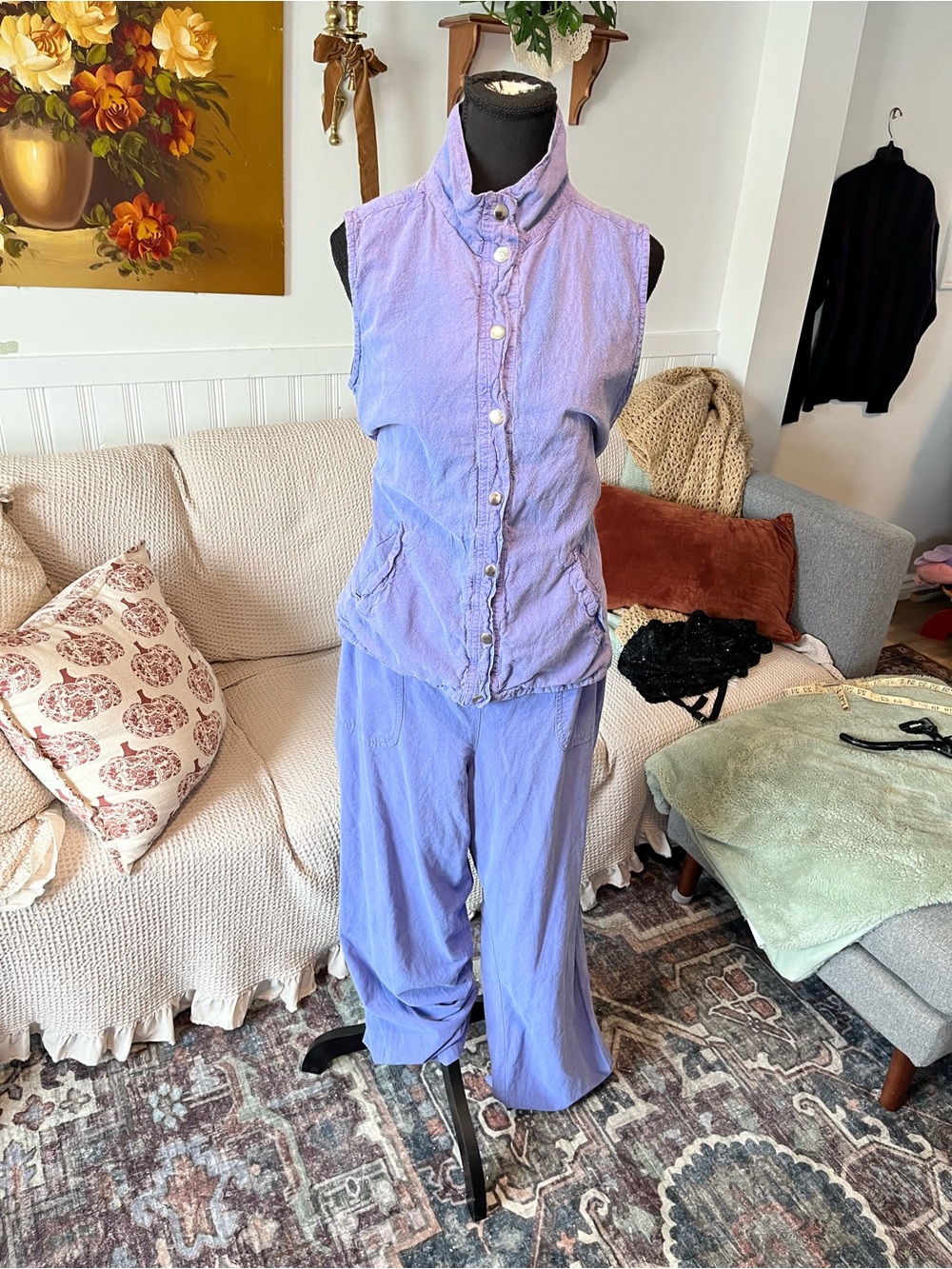 Sleeveless Lavender Button-Up Vest and Pants - Size M/L